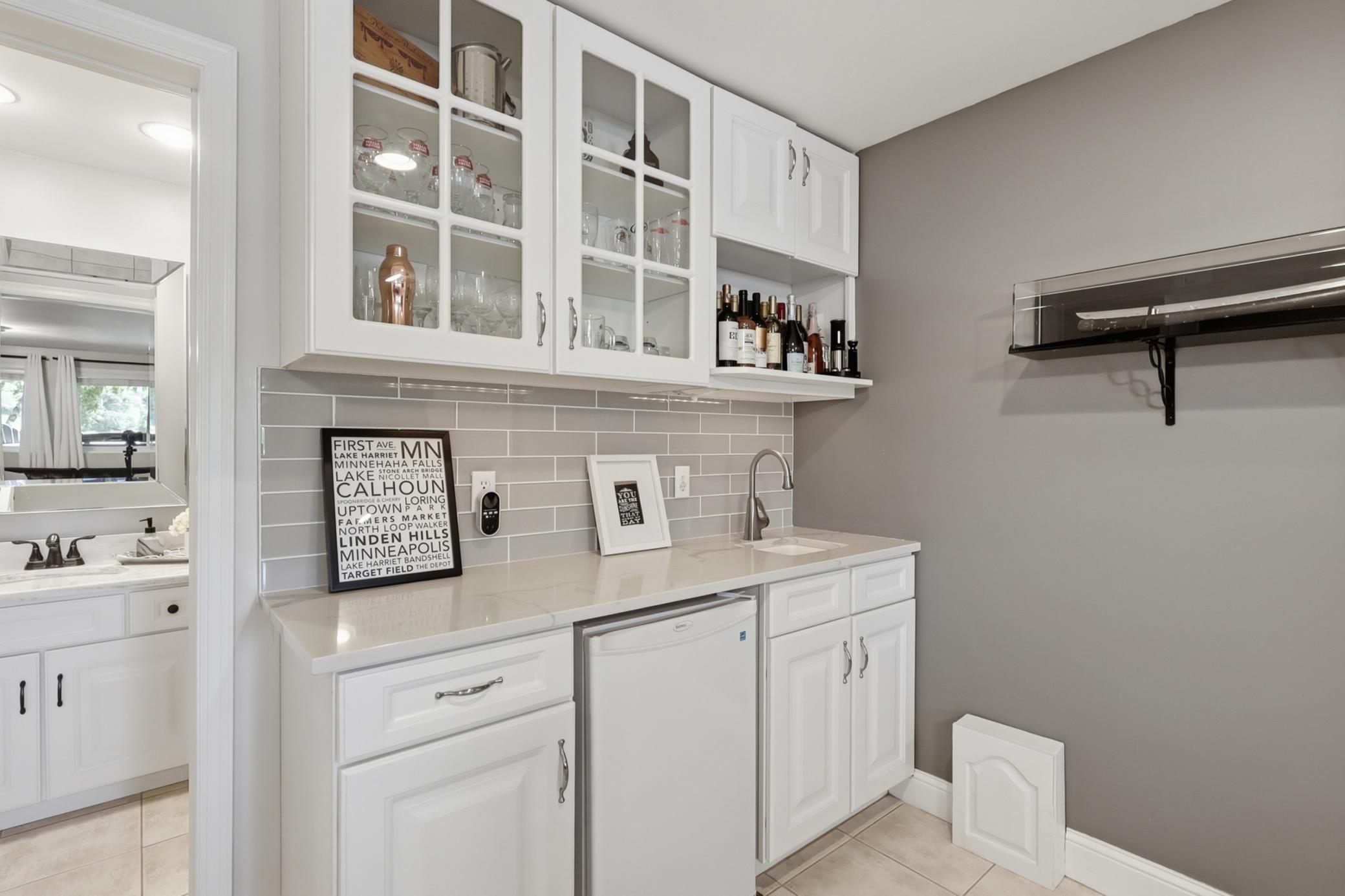 9247 Lake Riley Boulevard Property Photo 25