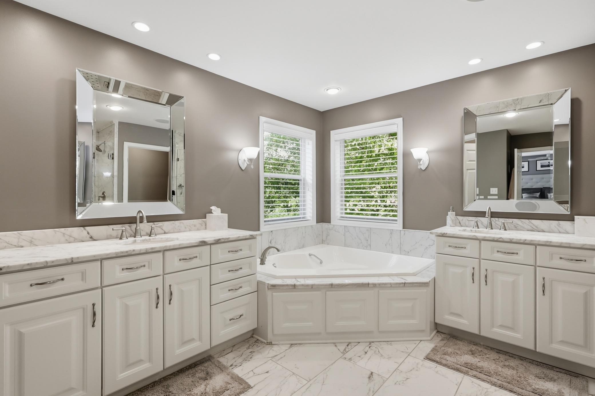 9247 Lake Riley Boulevard Property Photo 26