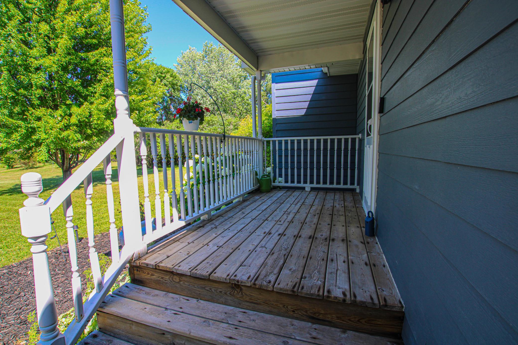 1712 Cranberry Lane Ne Property Photo 4