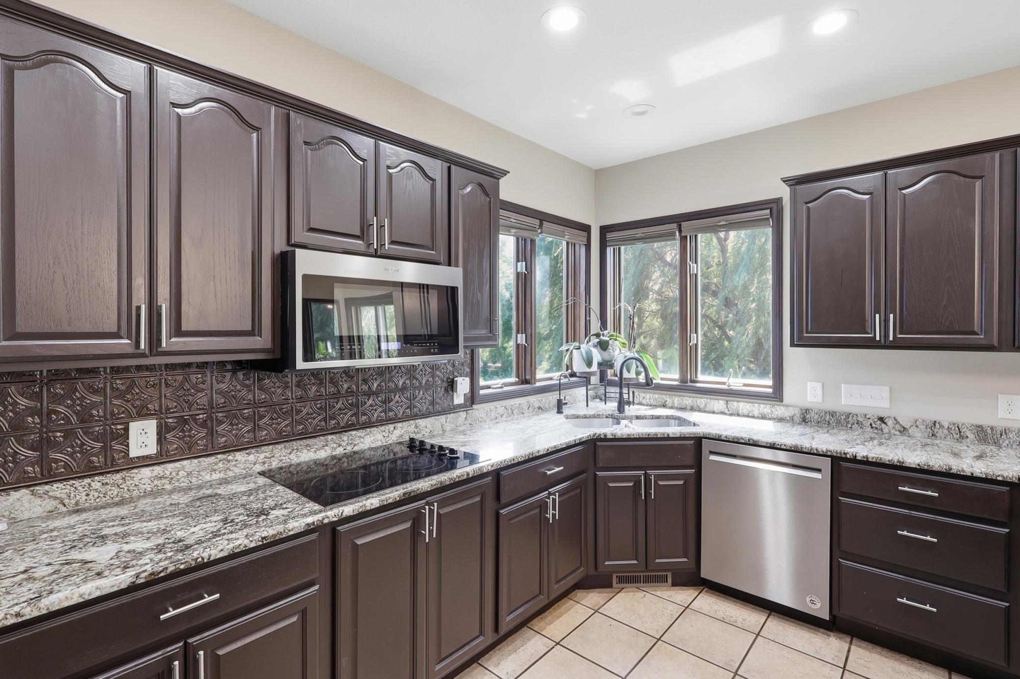 1309 Deerview Court Se Property Photo 7