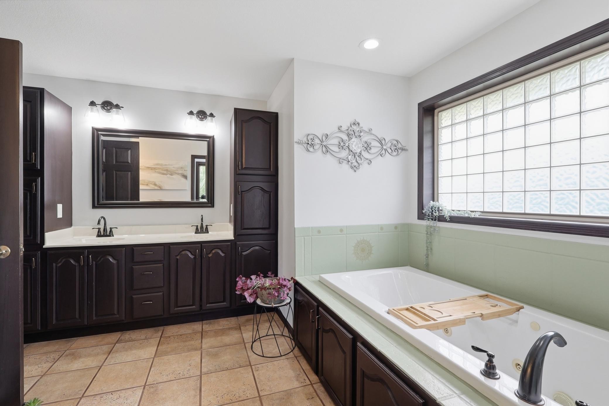 1309 Deerview Court Se Property Photo 21