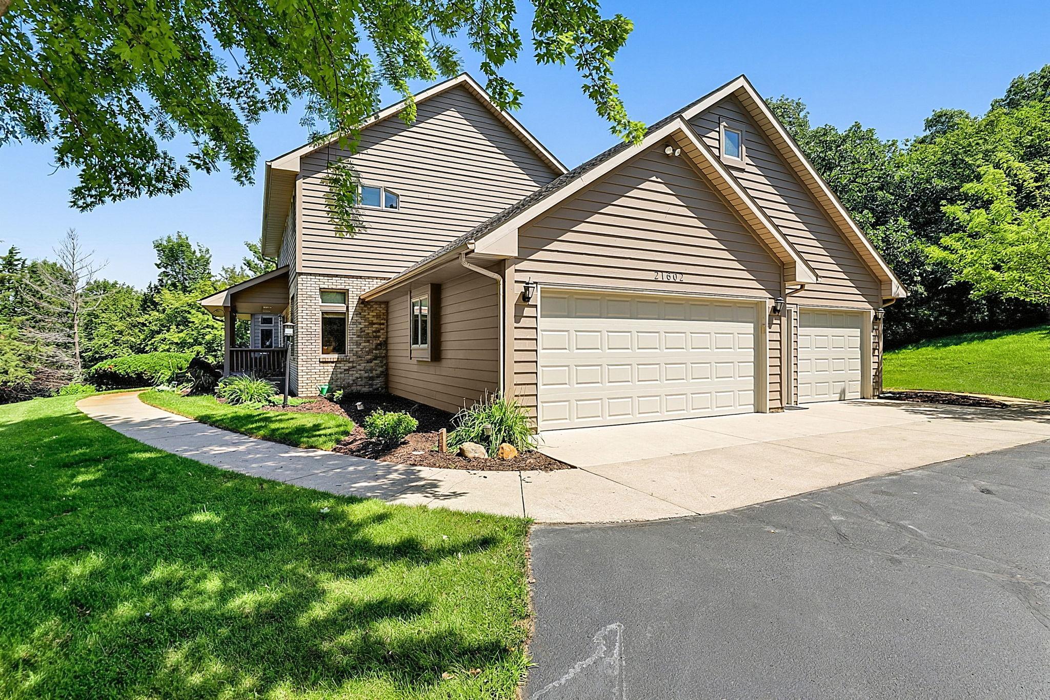 21602 Fireside Court Property Photo 4
