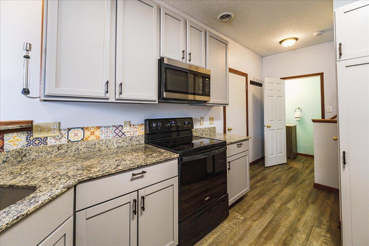 18037 96th Avenue N Property Photo 9