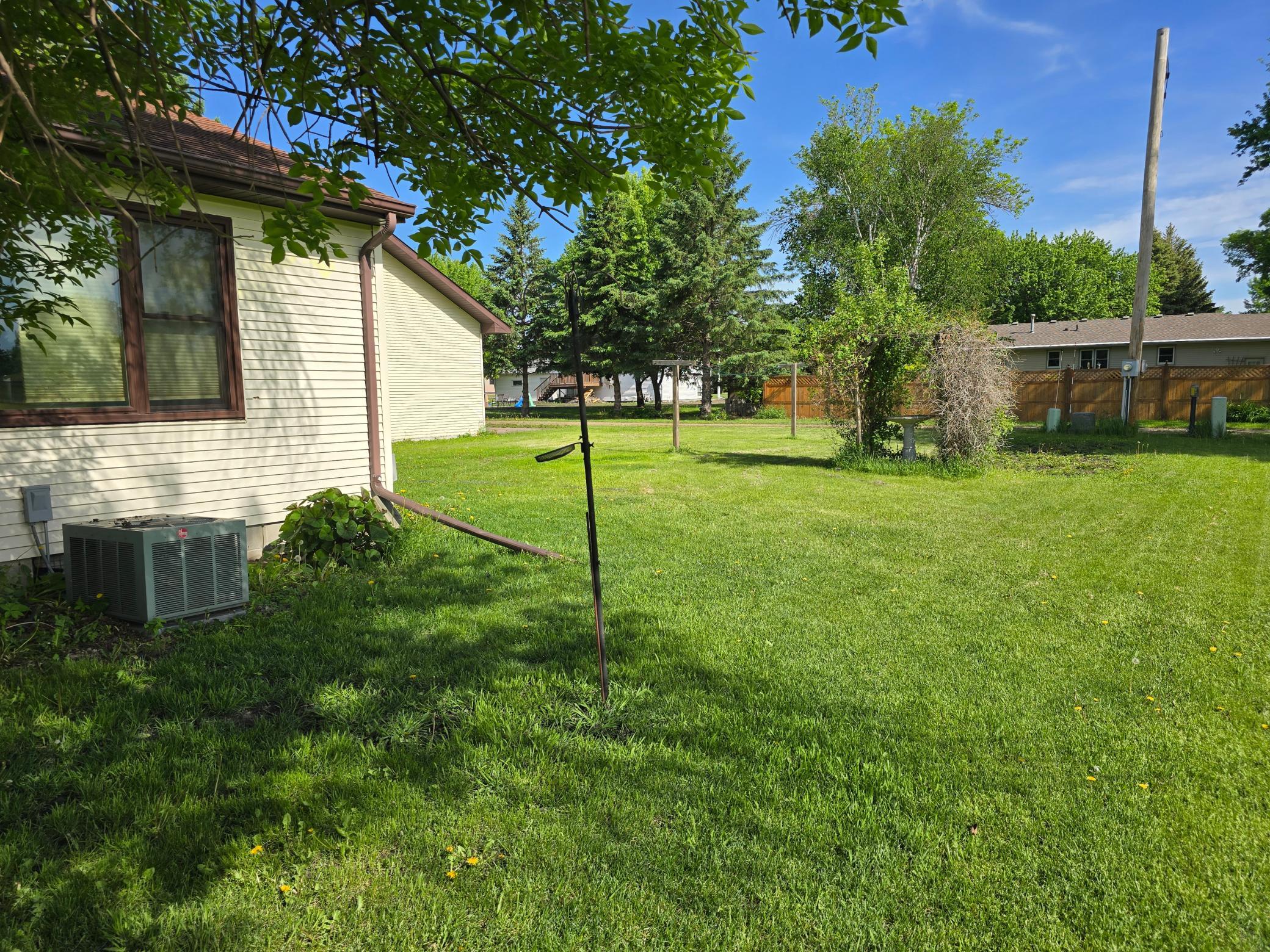 604 E Willow Avenue Property Photo 6
