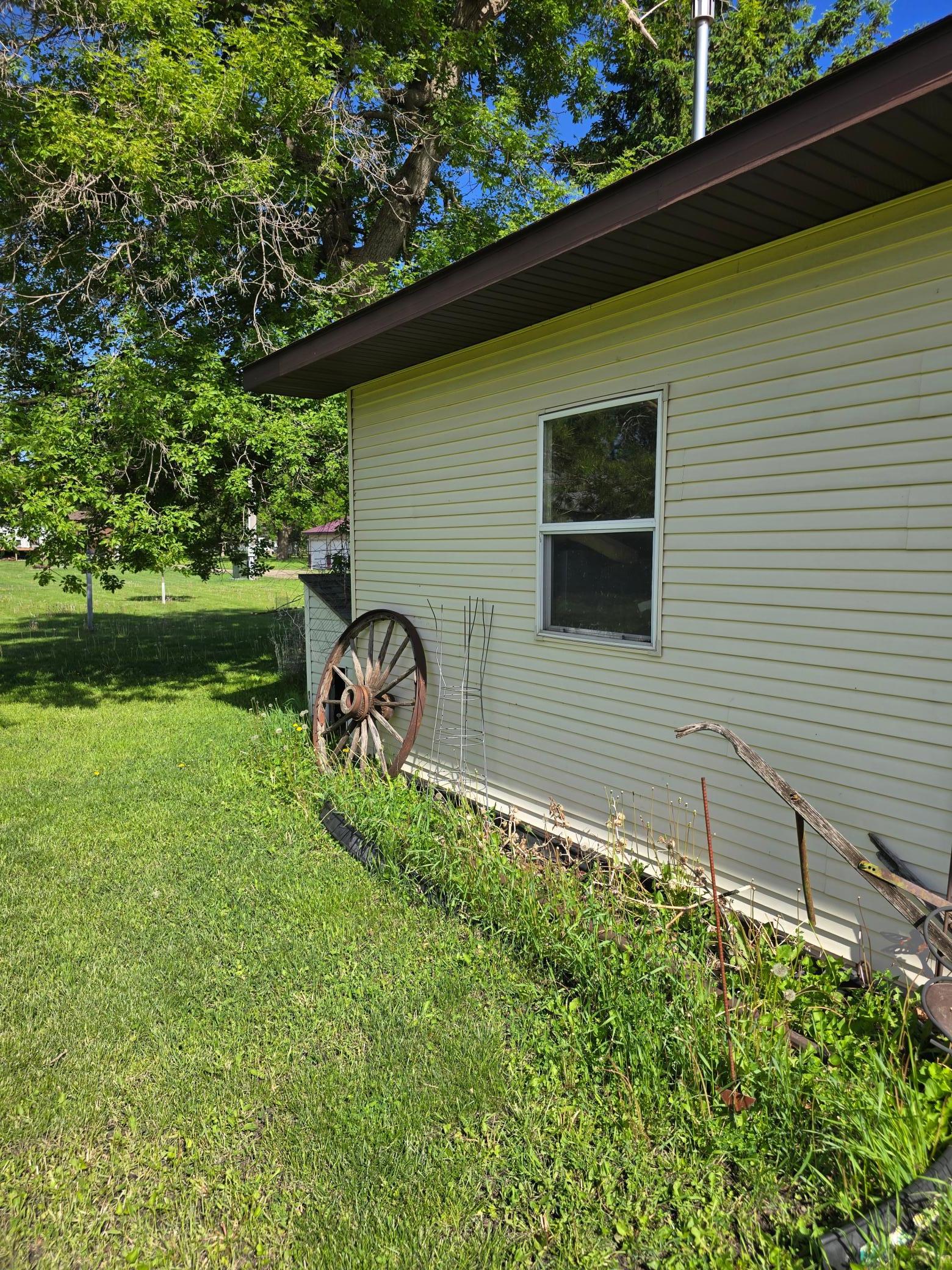 604 E Willow Avenue Property Photo 9
