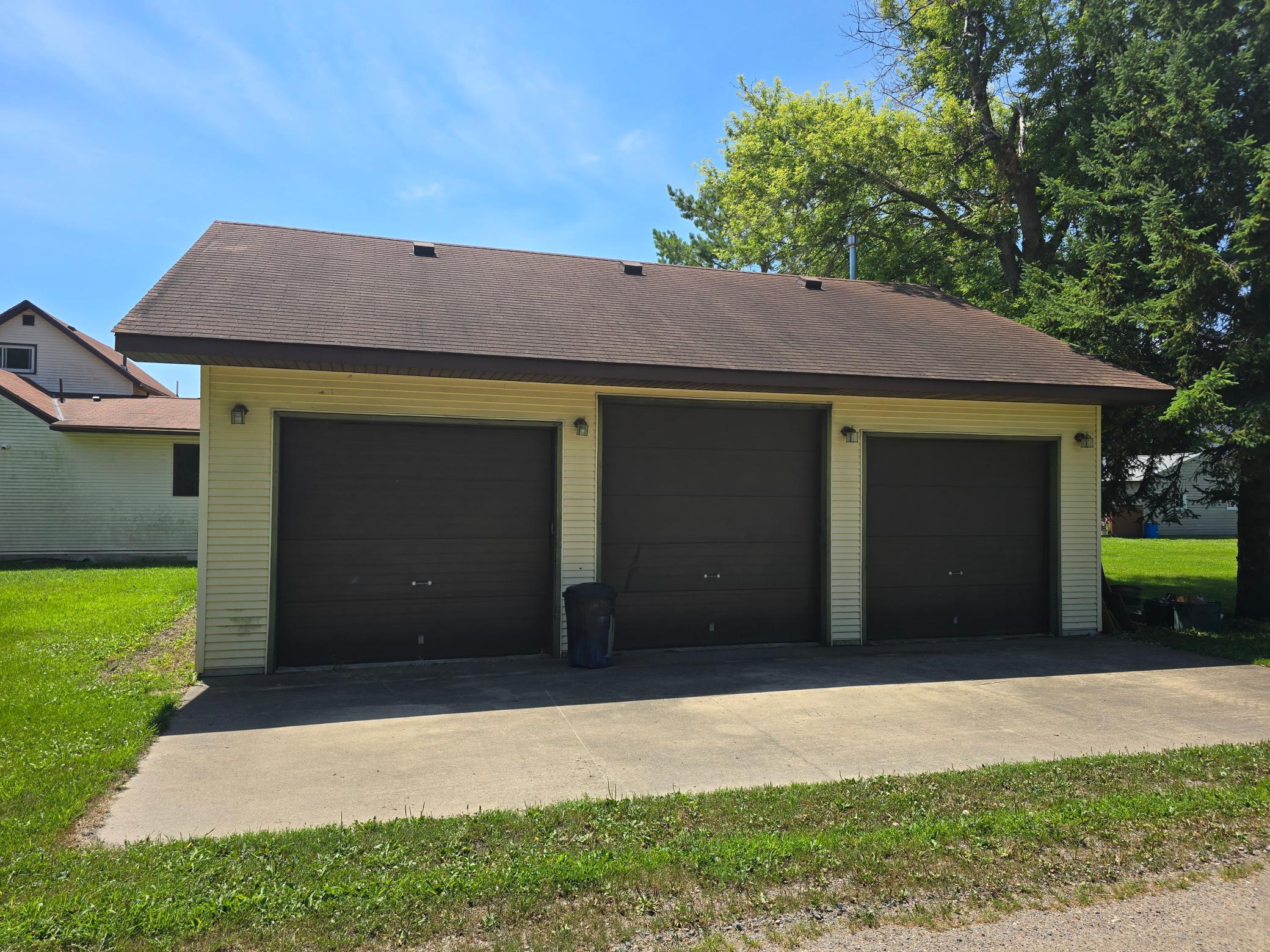 604 E Willow Avenue Property Photo 12