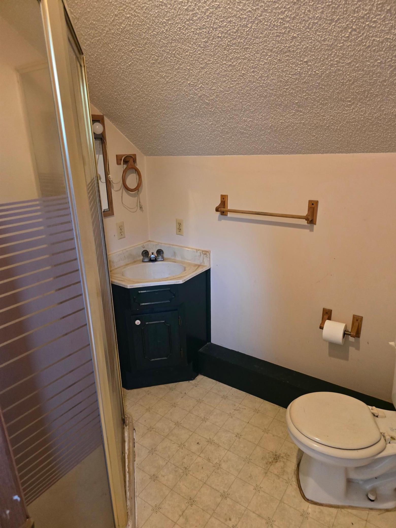 604 E Willow Avenue Property Photo 21