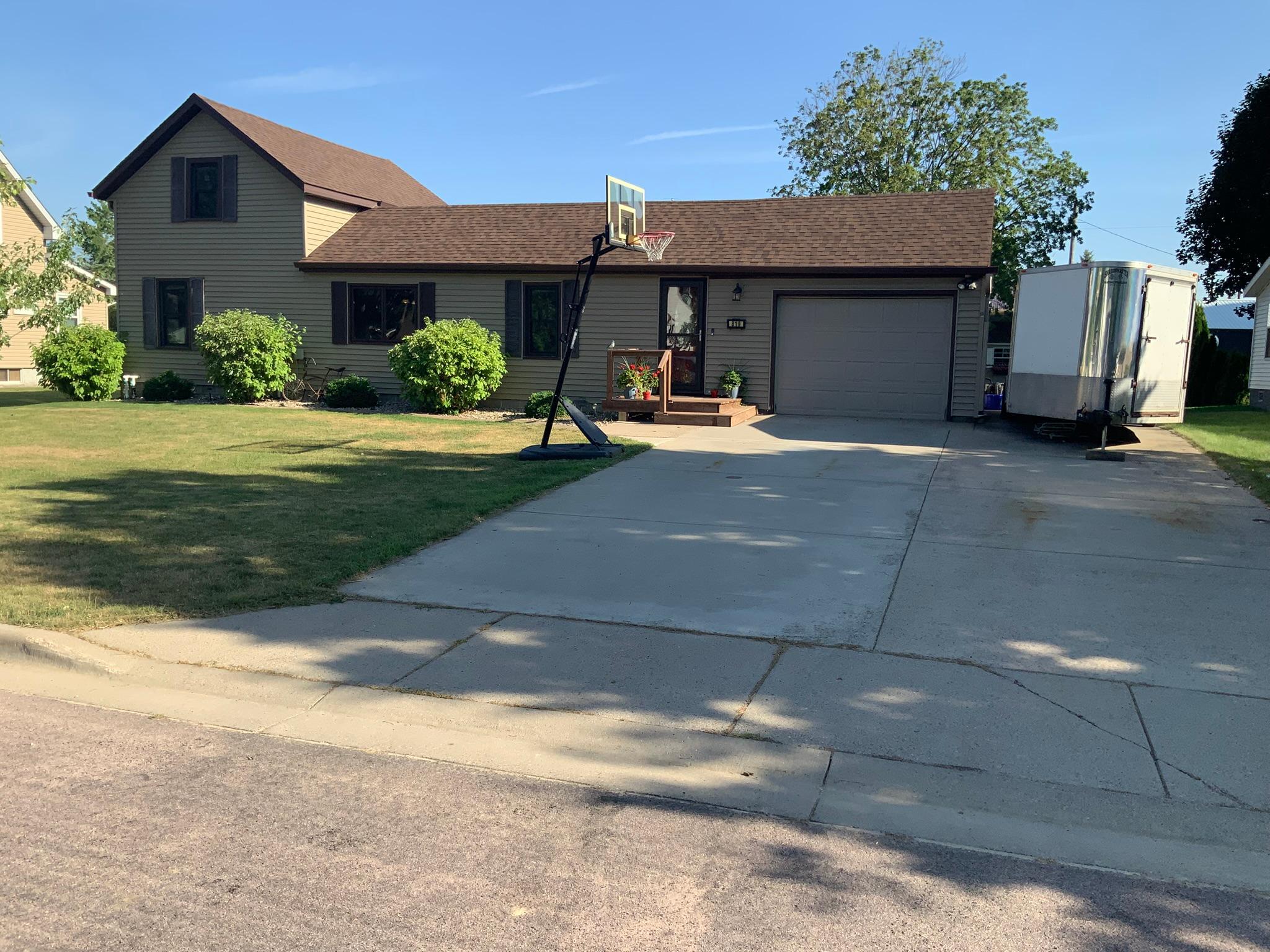 819 5th Street Property Photo 1