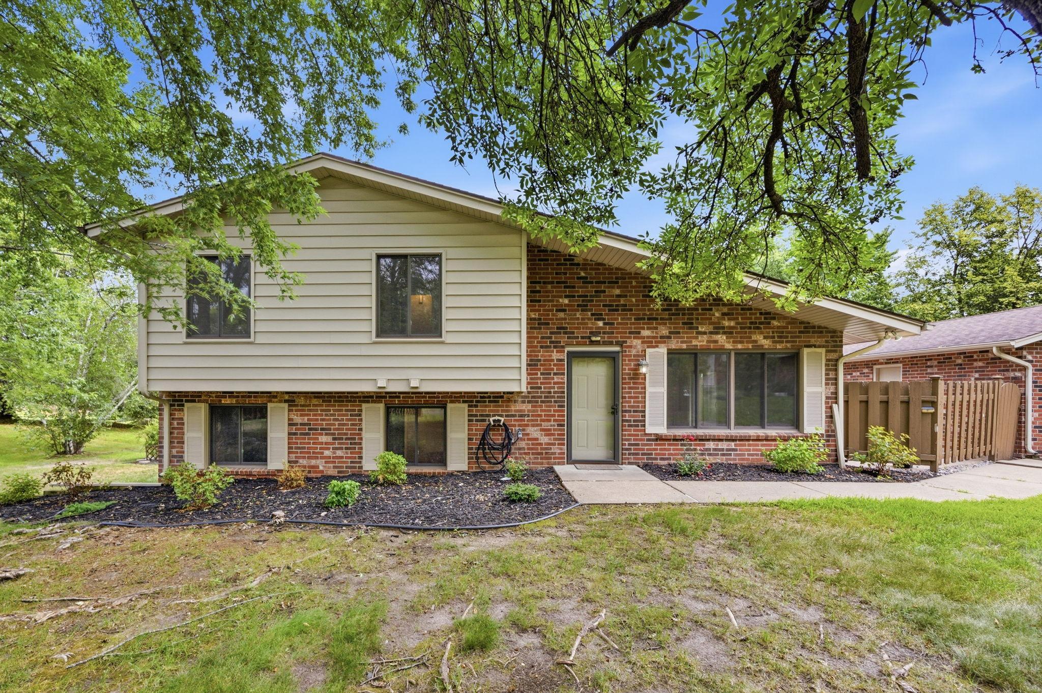 9712 Cimarron Circle Property Photo 1