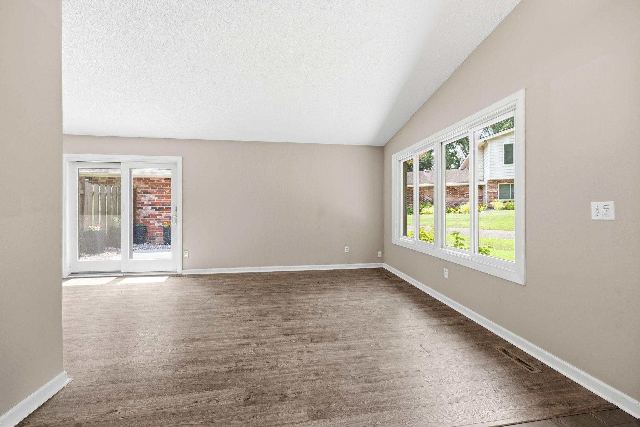 9712 Cimarron Circle Property Photo 15