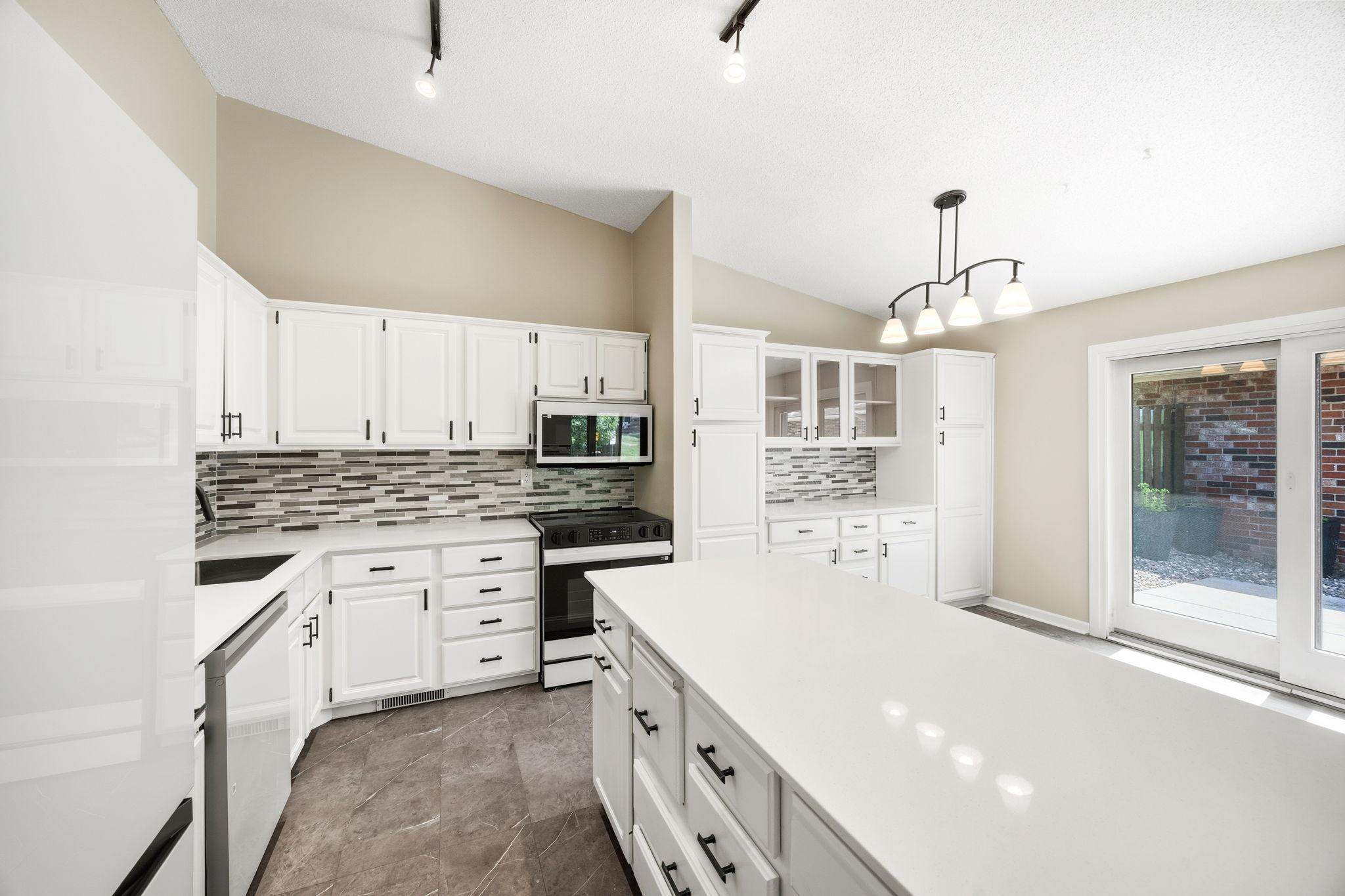 9712 Cimarron Circle Property Photo 18