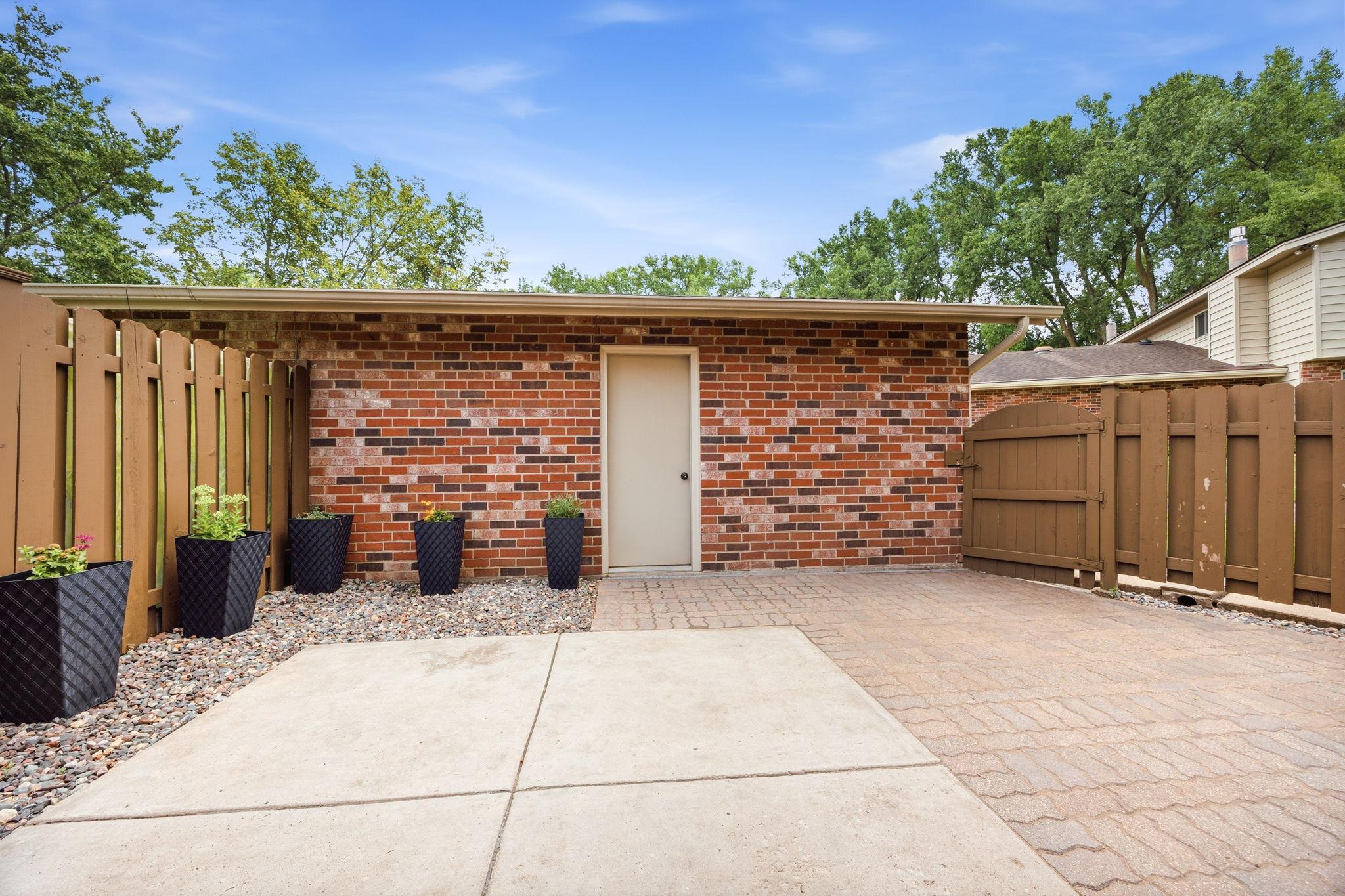 9712 Cimarron Circle Property Photo 30