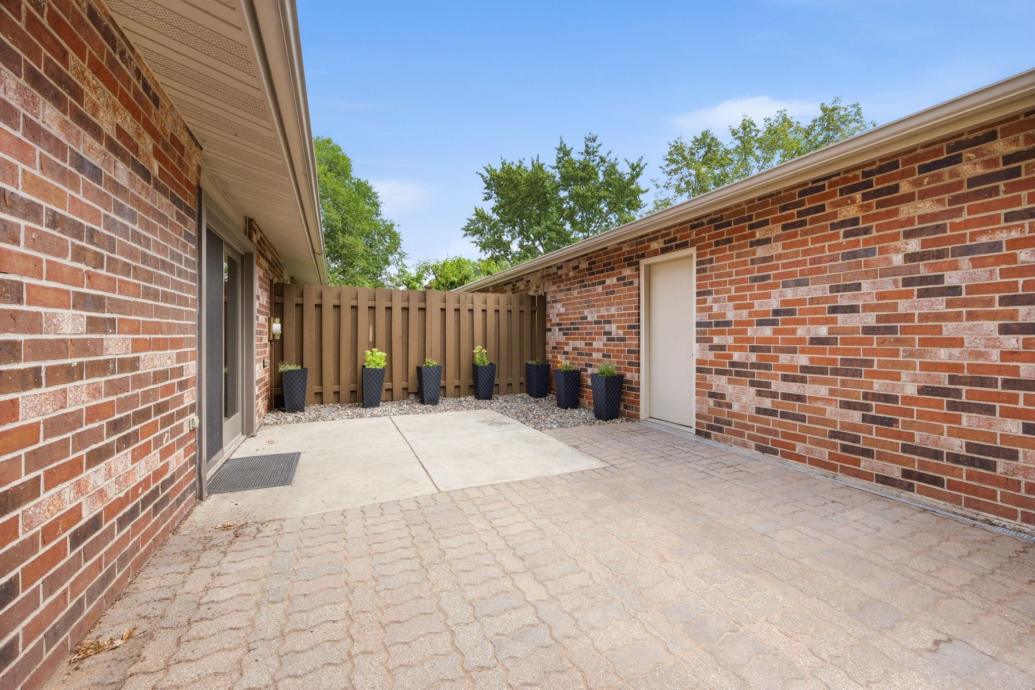9712 Cimarron Circle Property Photo 31