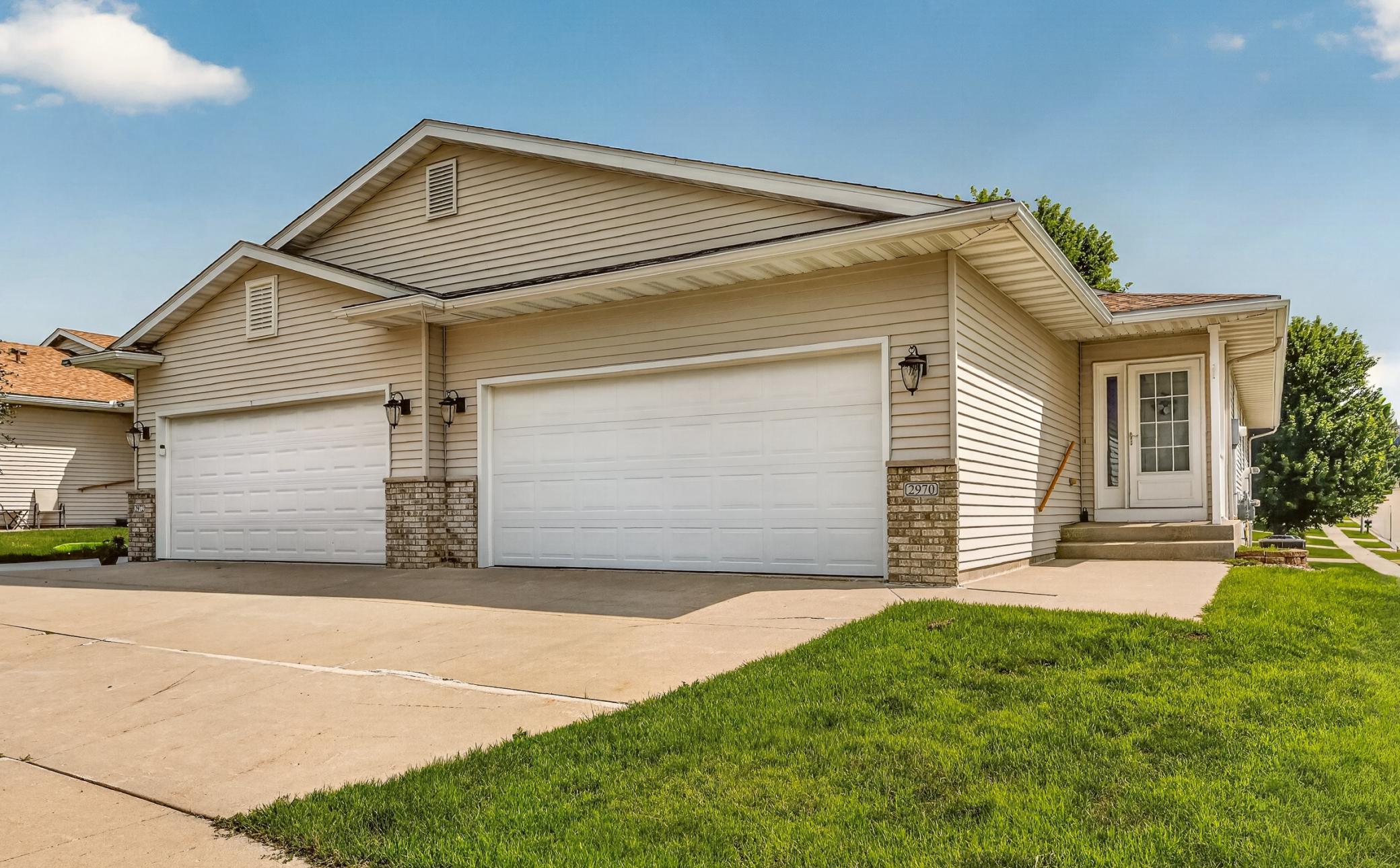 2970 Kenosha Drive NW Property Photo 1