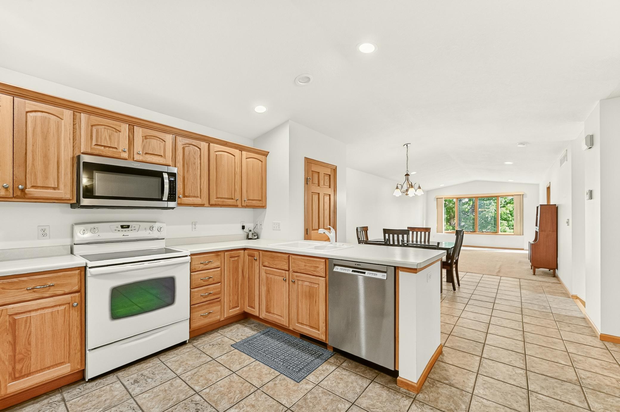 2970 Kenosha Drive Nw Property Photo 6