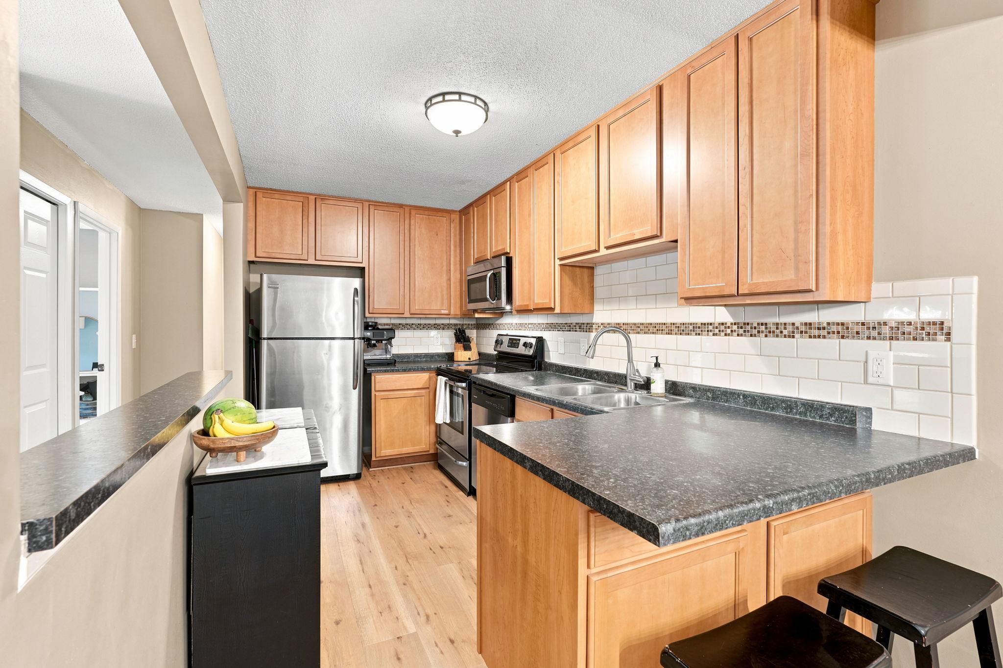 1711 Hickory Hill Drive Property Photo 6