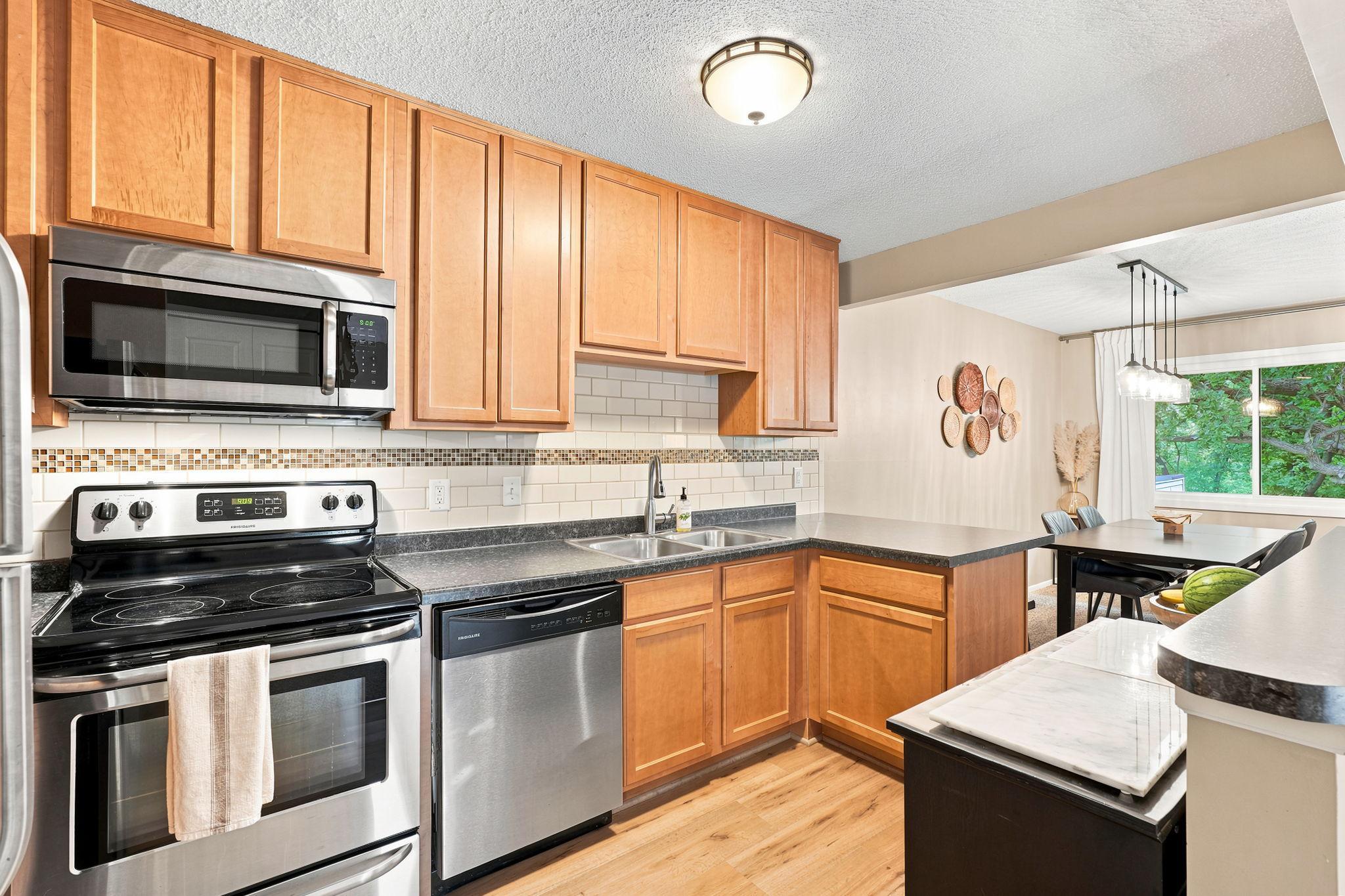 1711 Hickory Hill Drive Property Photo 8