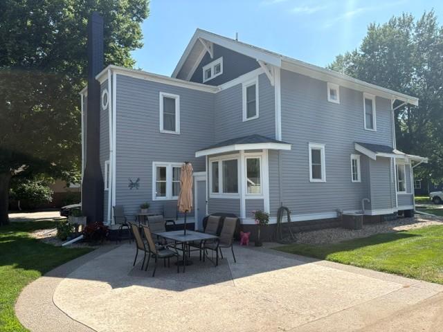1345 6th Avenue N Property Photo 6