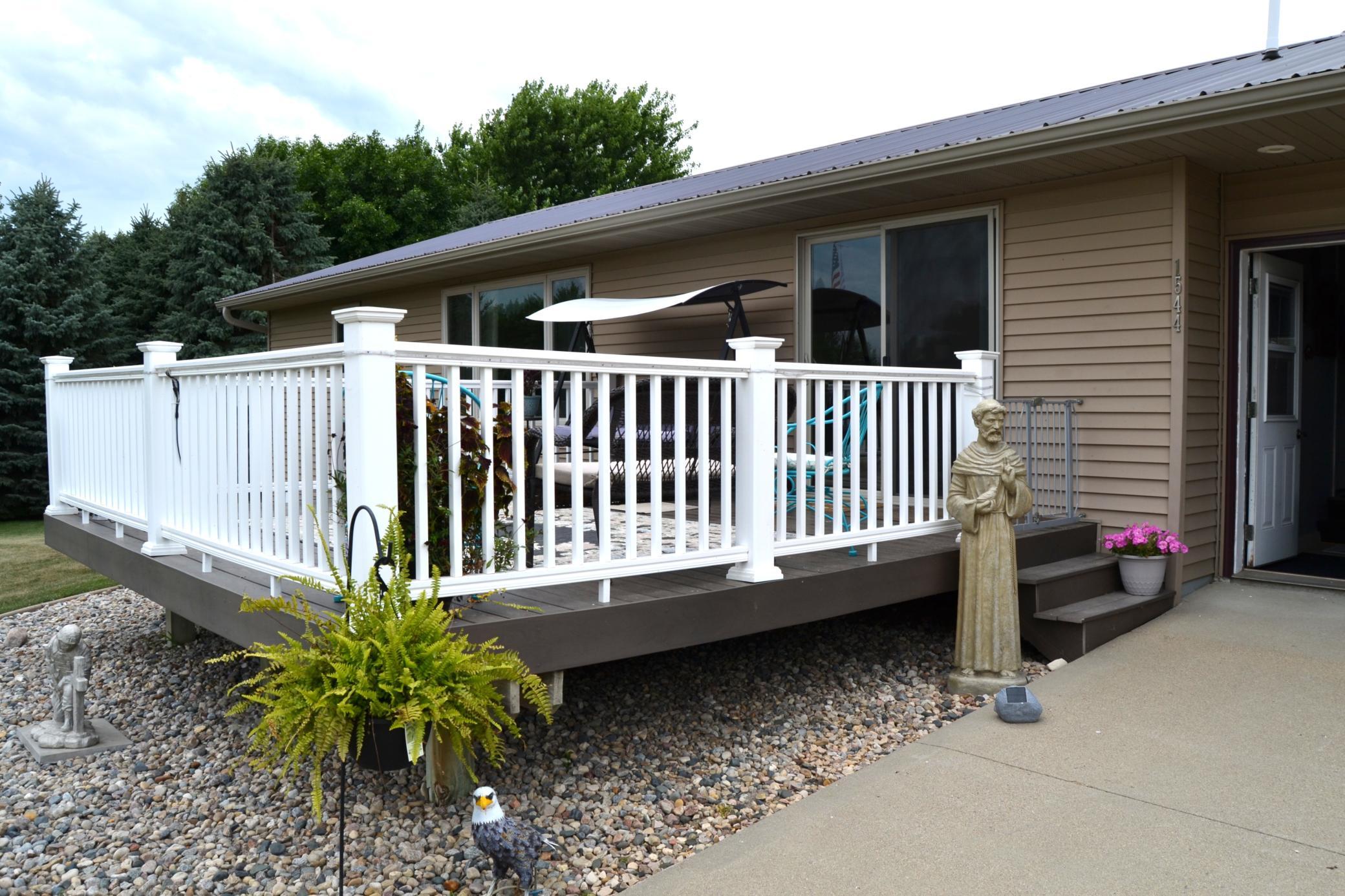 1544 Dickson Drive Property Photo 3