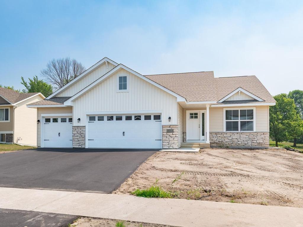 4944 River Oaks Road Property Photo 3