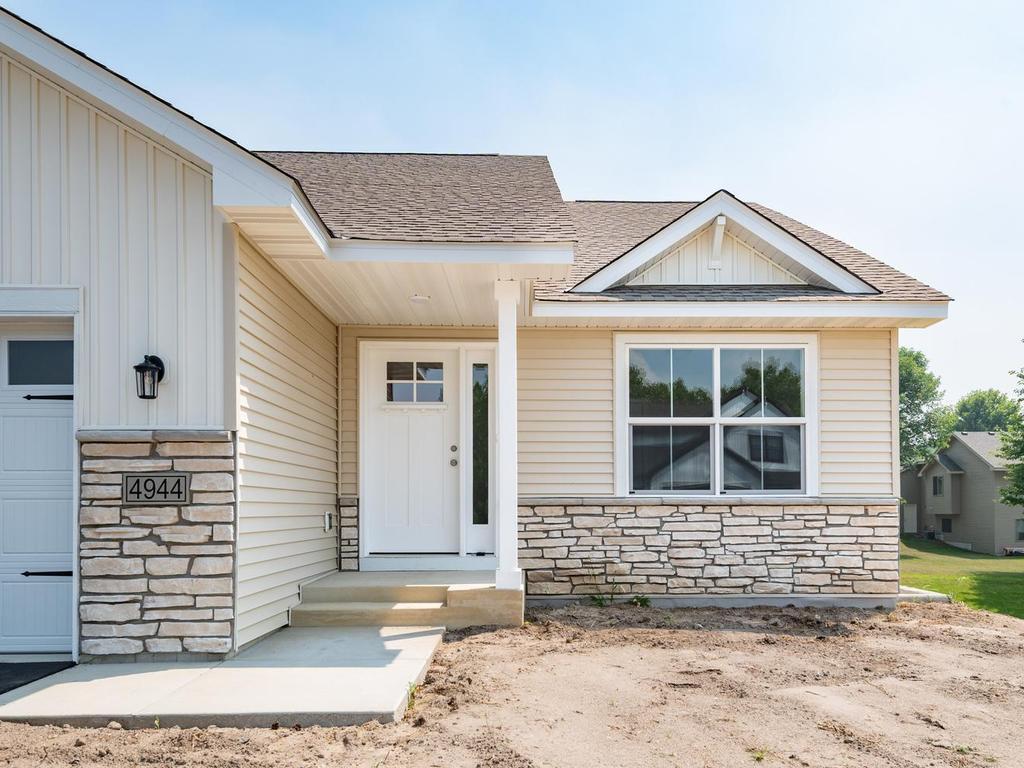 4944 River Oaks Road Property Photo 4