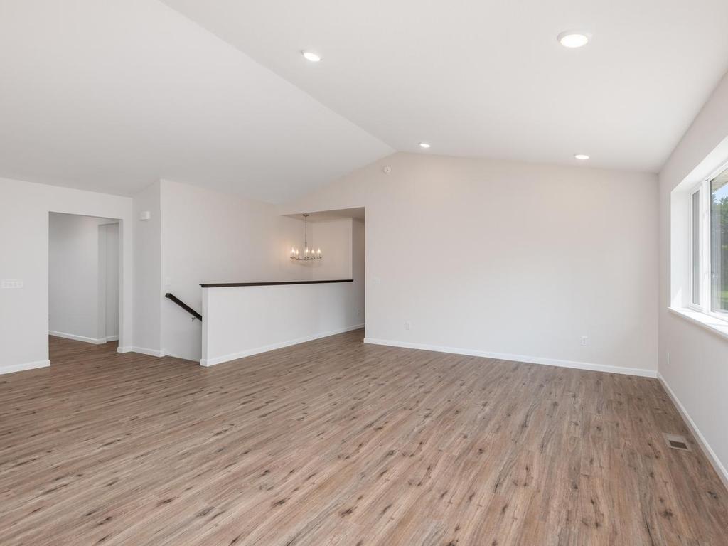 4944 River Oaks Road Property Photo 6