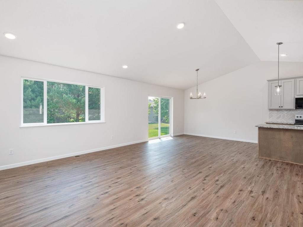 4944 River Oaks Road Property Photo 8