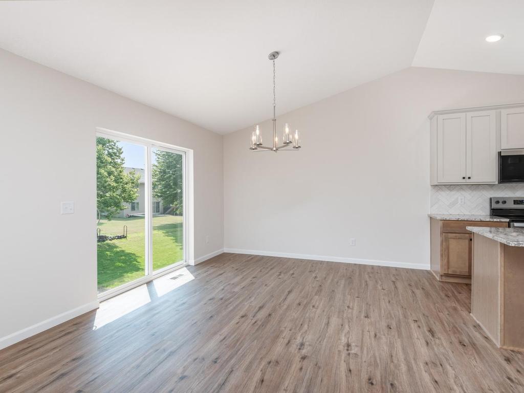 4944 River Oaks Road Property Photo 9