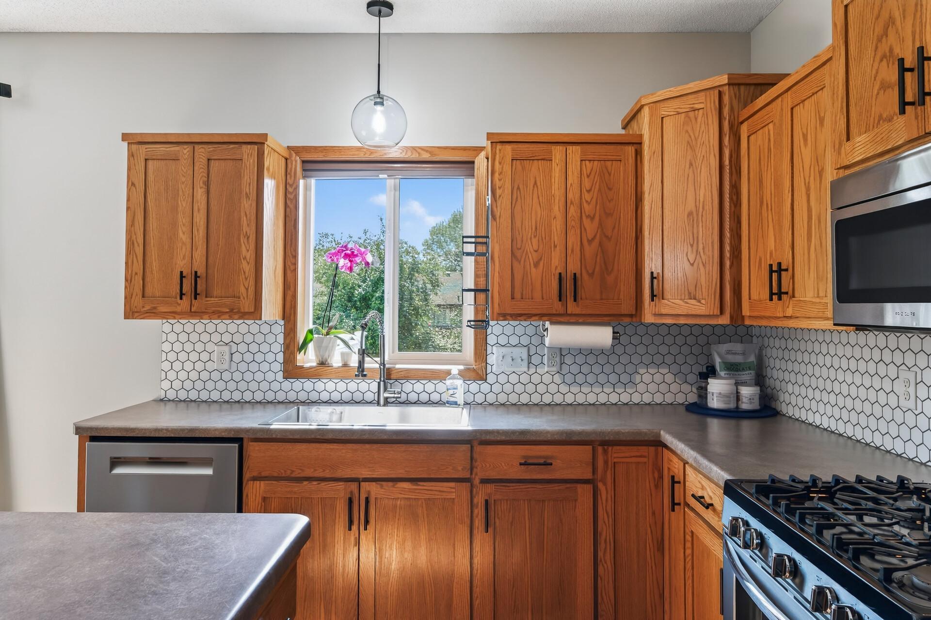 11160 Olympia Avenue Property Photo 11