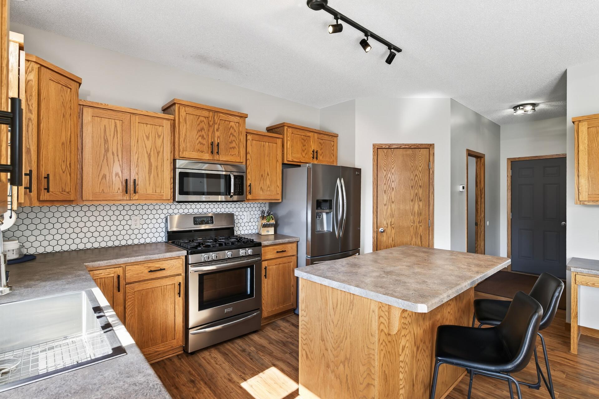 11160 Olympia Avenue Property Photo 12