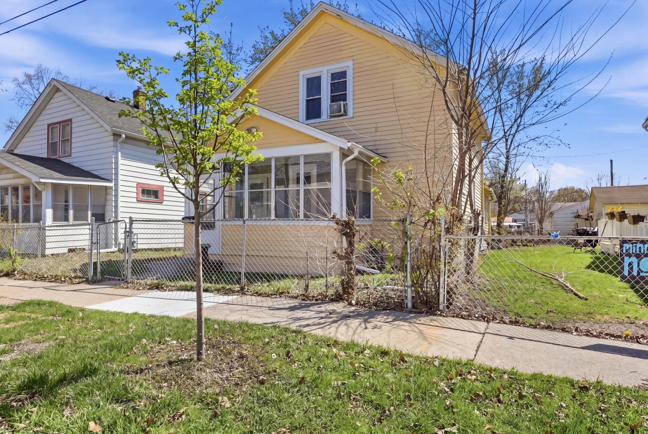 324 Van Buren Avenue Property Photo 1