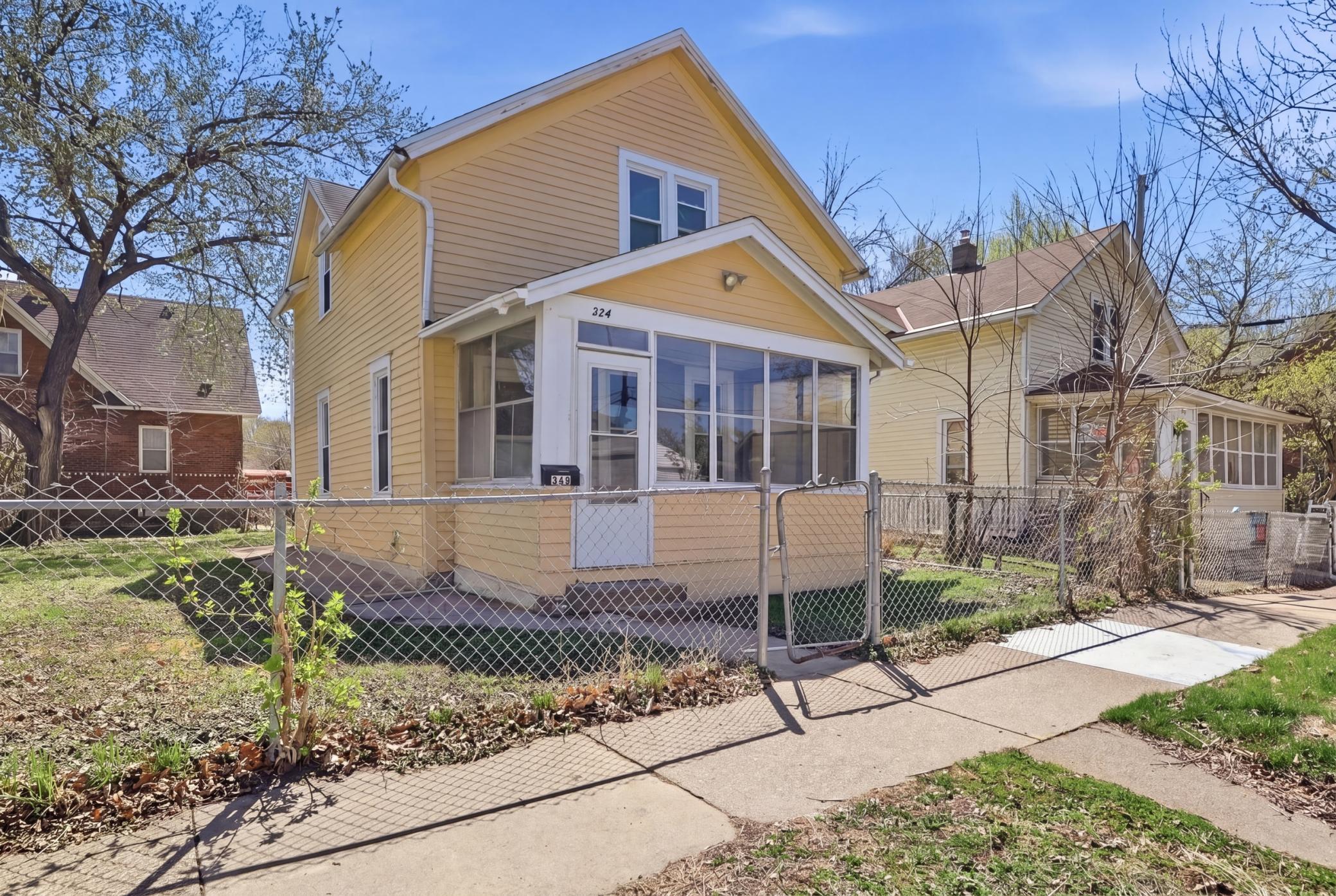 324 Van Buren Avenue Property Photo 2