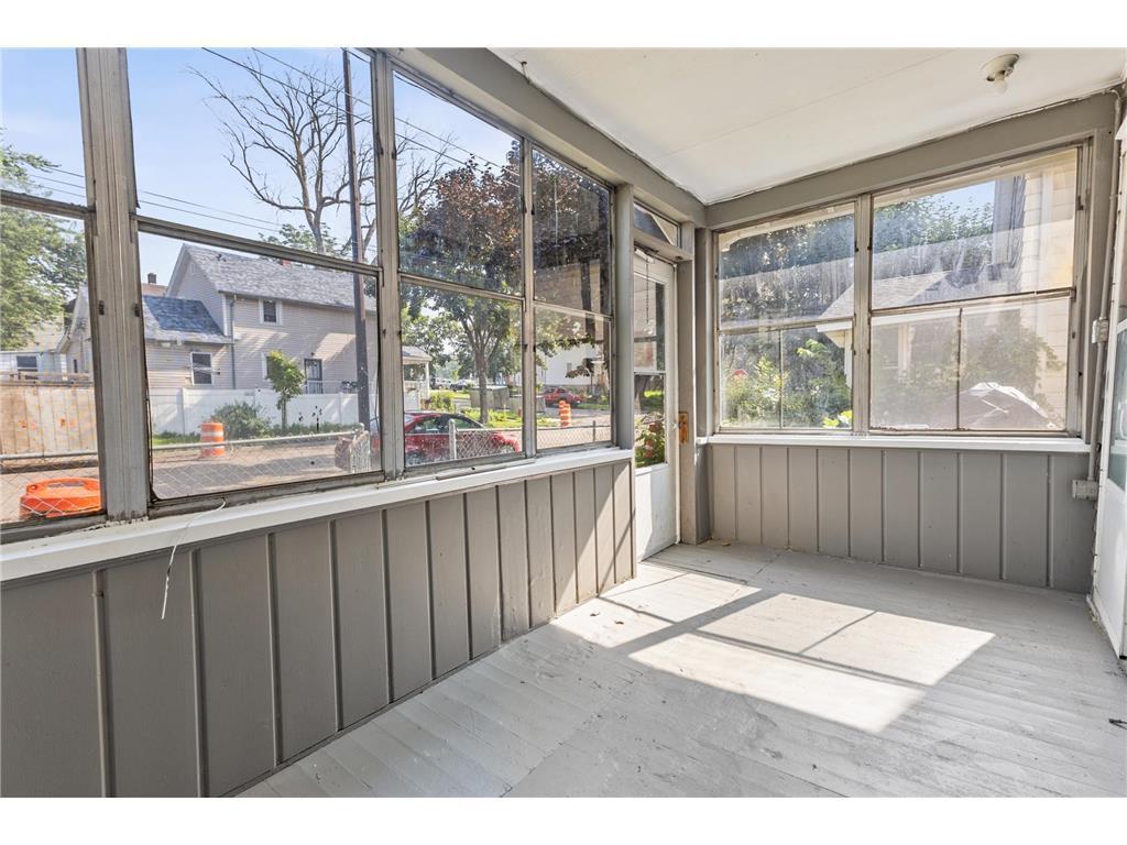 324 Van Buren Avenue Property Photo 3