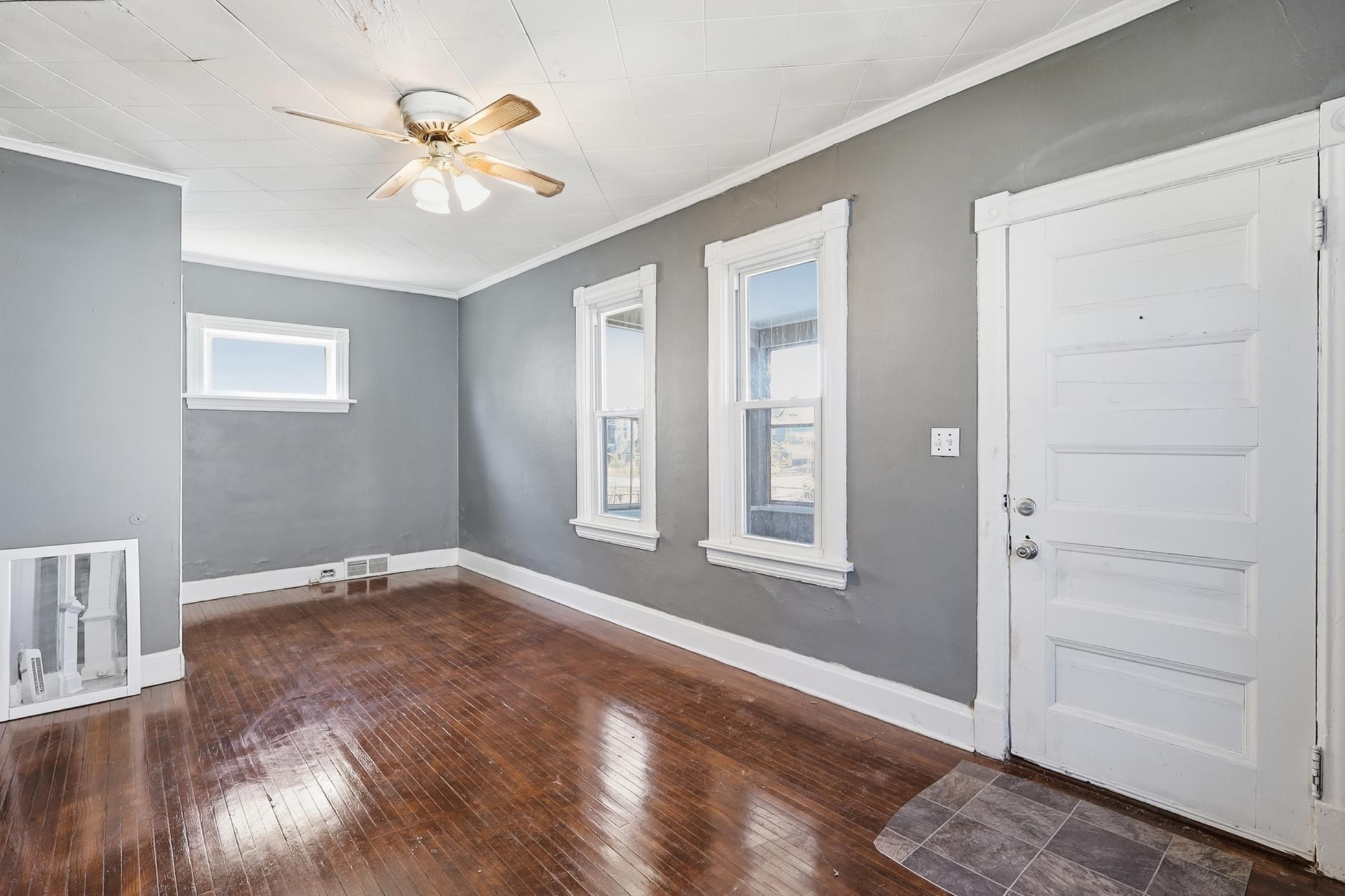 324 Van Buren Avenue Property Photo 4