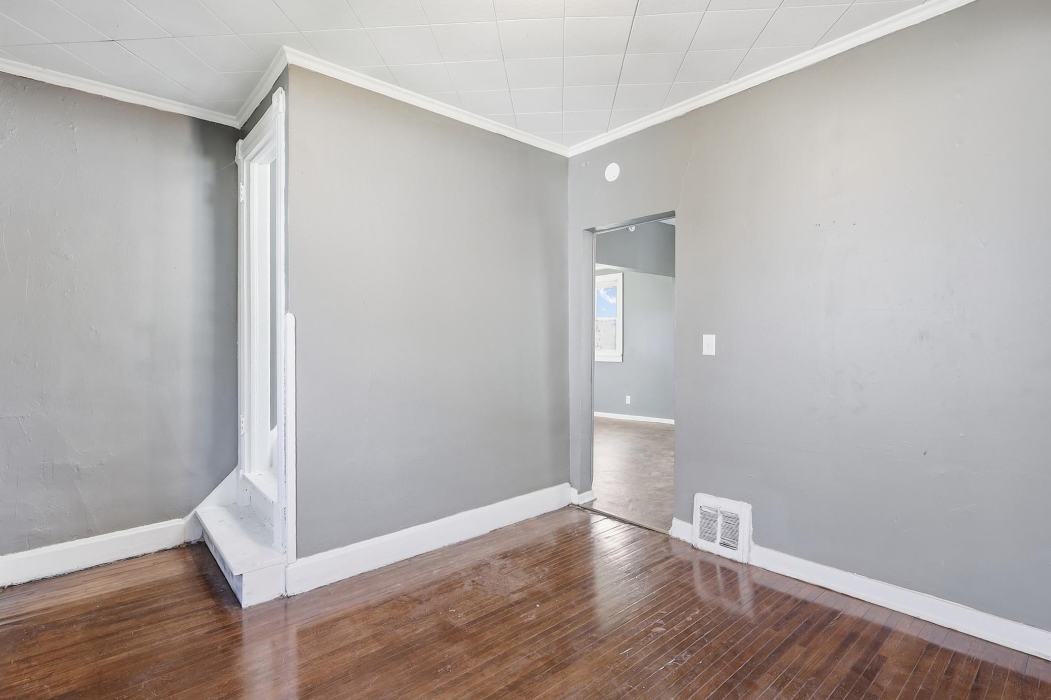 324 Van Buren Avenue Property Photo 8