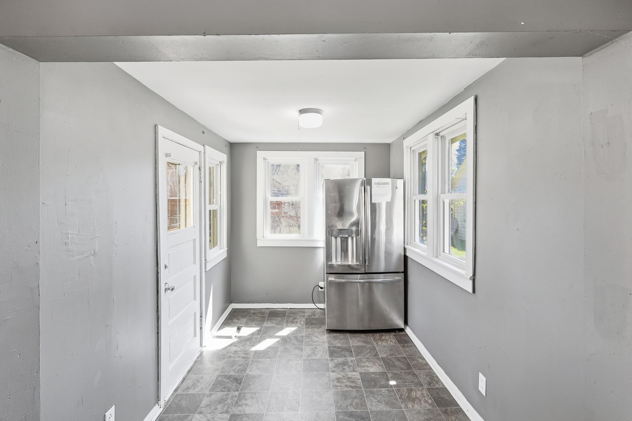 324 Van Buren Avenue Property Photo 11