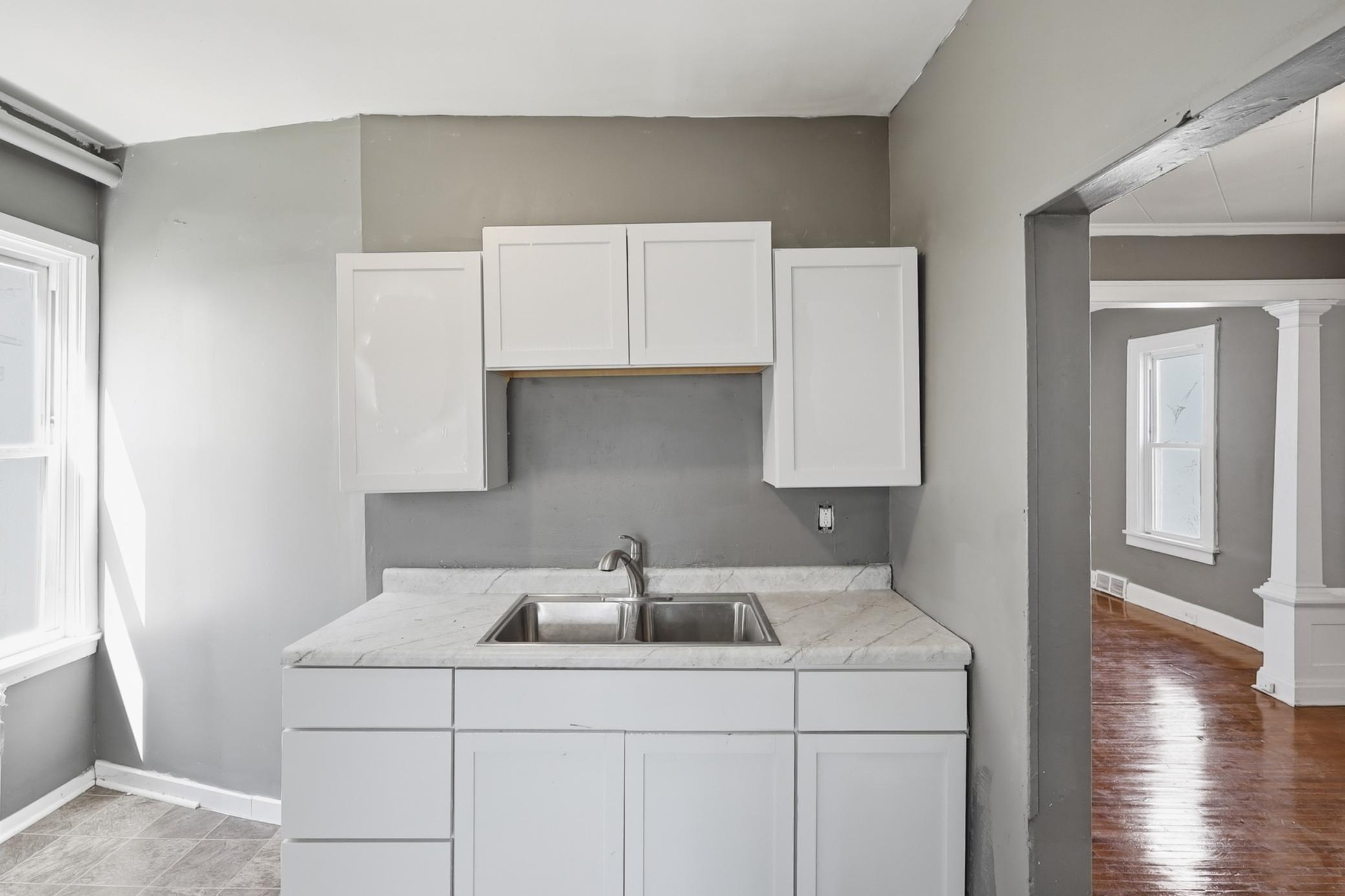 324 Van Buren Avenue Property Photo 13