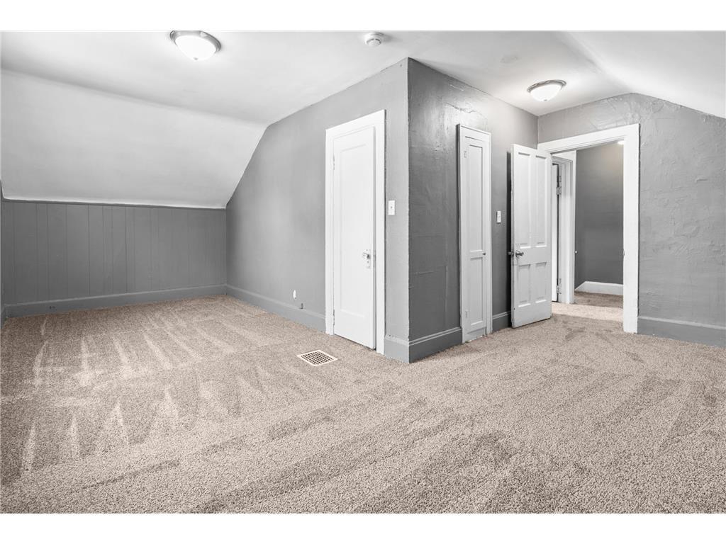 324 Van Buren Avenue Property Photo 16