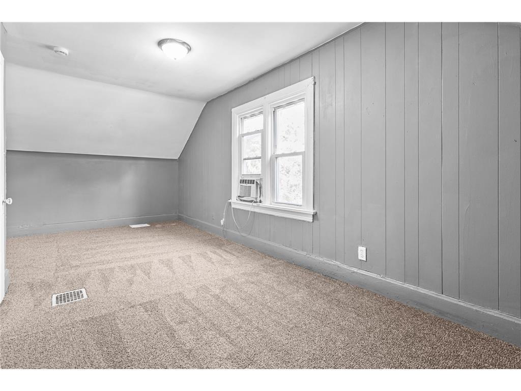 324 Van Buren Avenue Property Photo 17