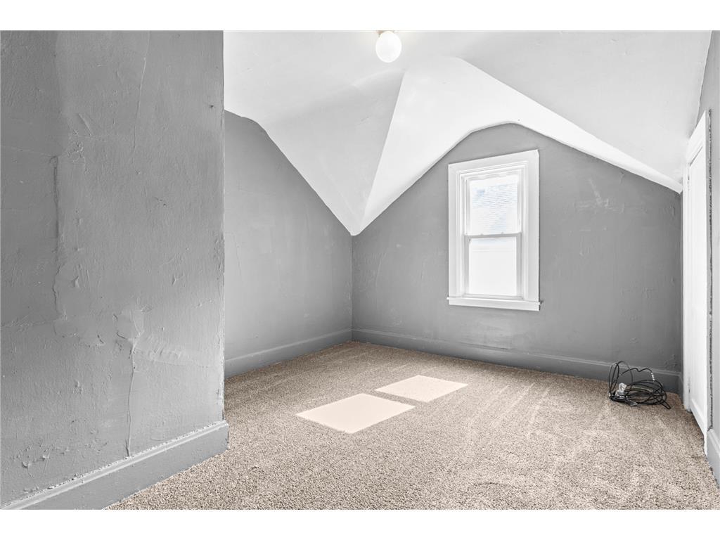 324 Van Buren Avenue Property Photo 19