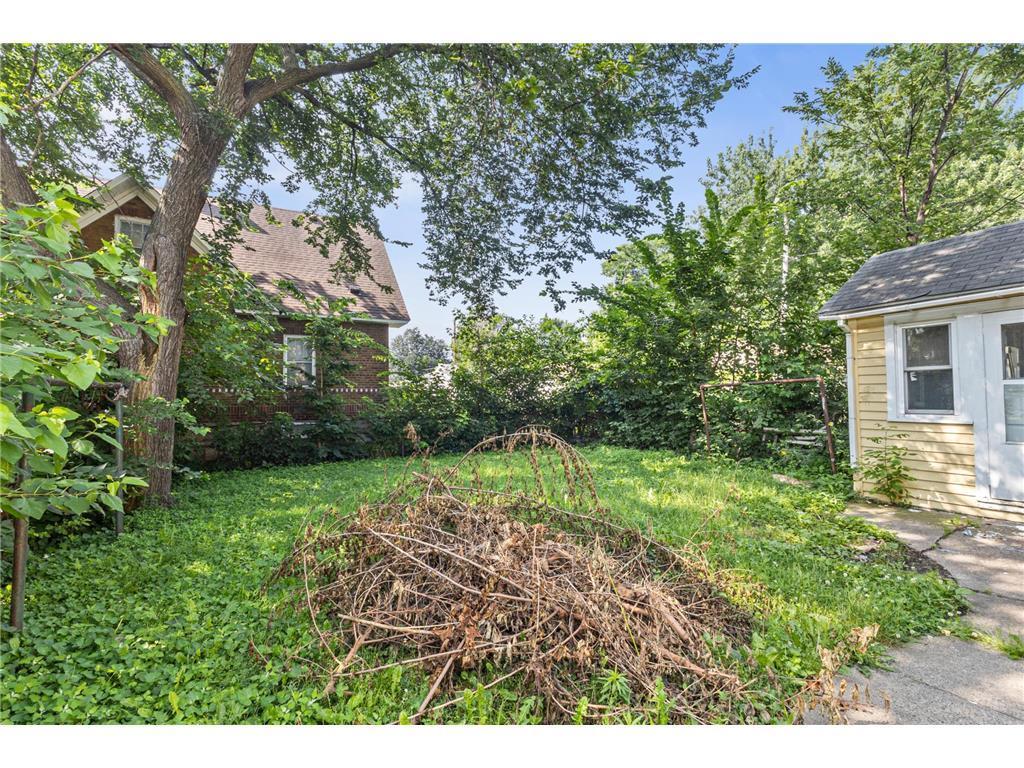 324 Van Buren Avenue Property Photo 20