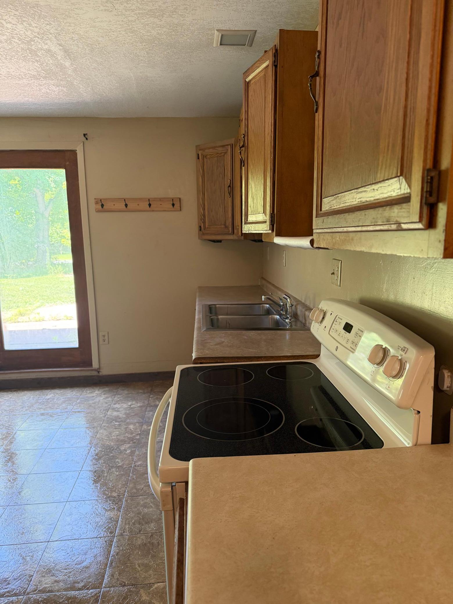 543 River Street Property Photo 10