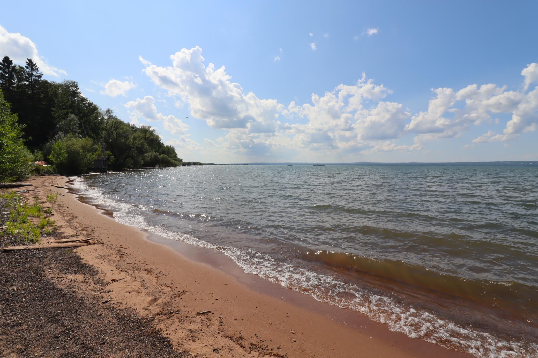 2729 Lake Shore Drive E 4 Property Photo 4
