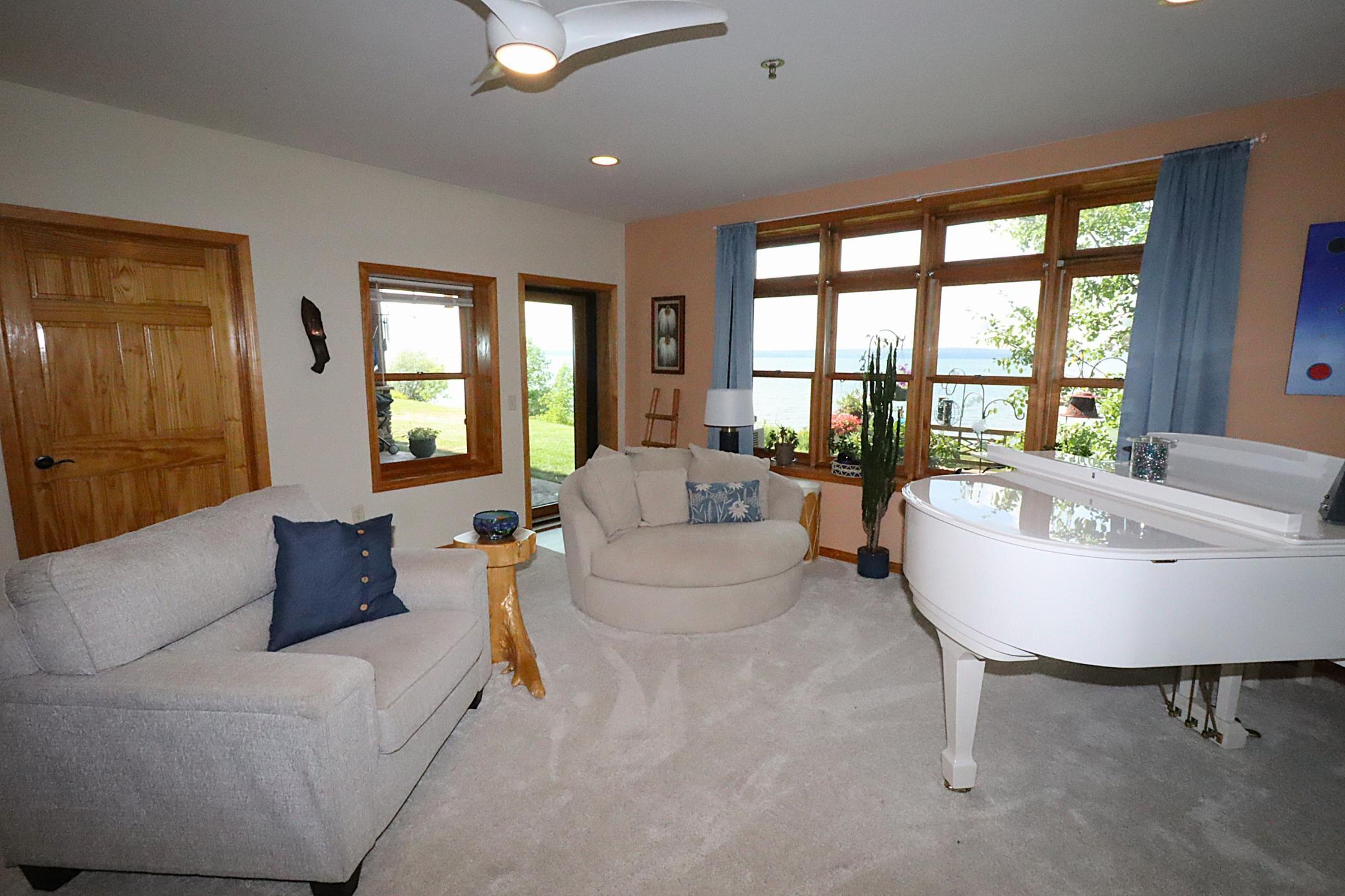 2729 Lake Shore Drive E 4 Property Photo 9