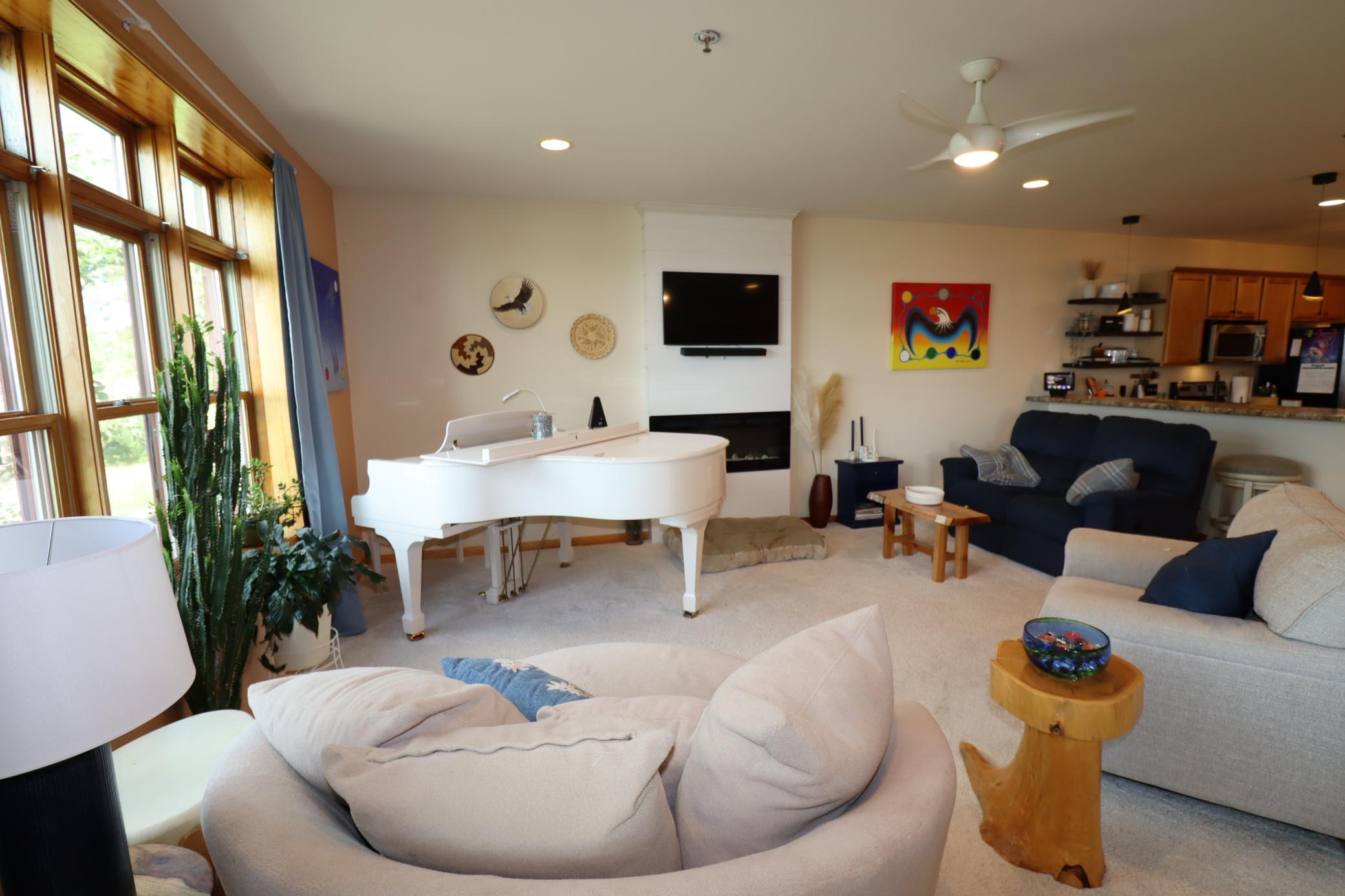 2729 Lake Shore Drive E 4 Property Photo 10