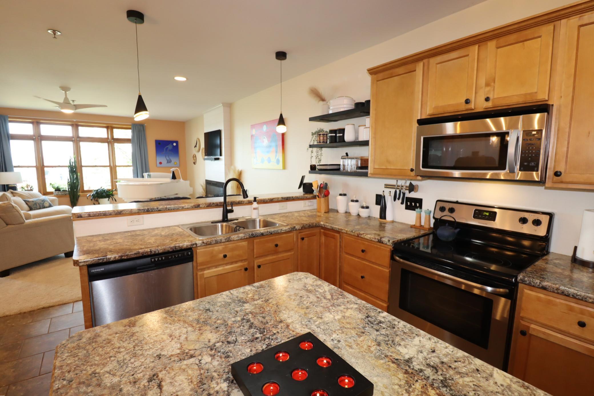 2729 Lake Shore Drive E 4 Property Photo 16