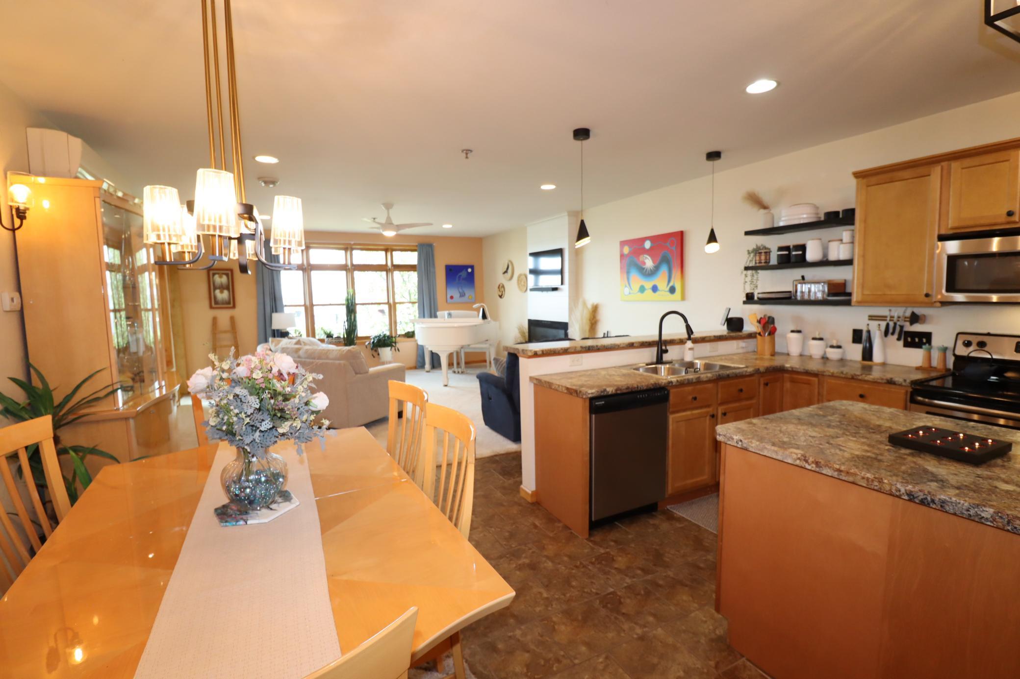 2729 Lake Shore Drive E 4 Property Photo 17