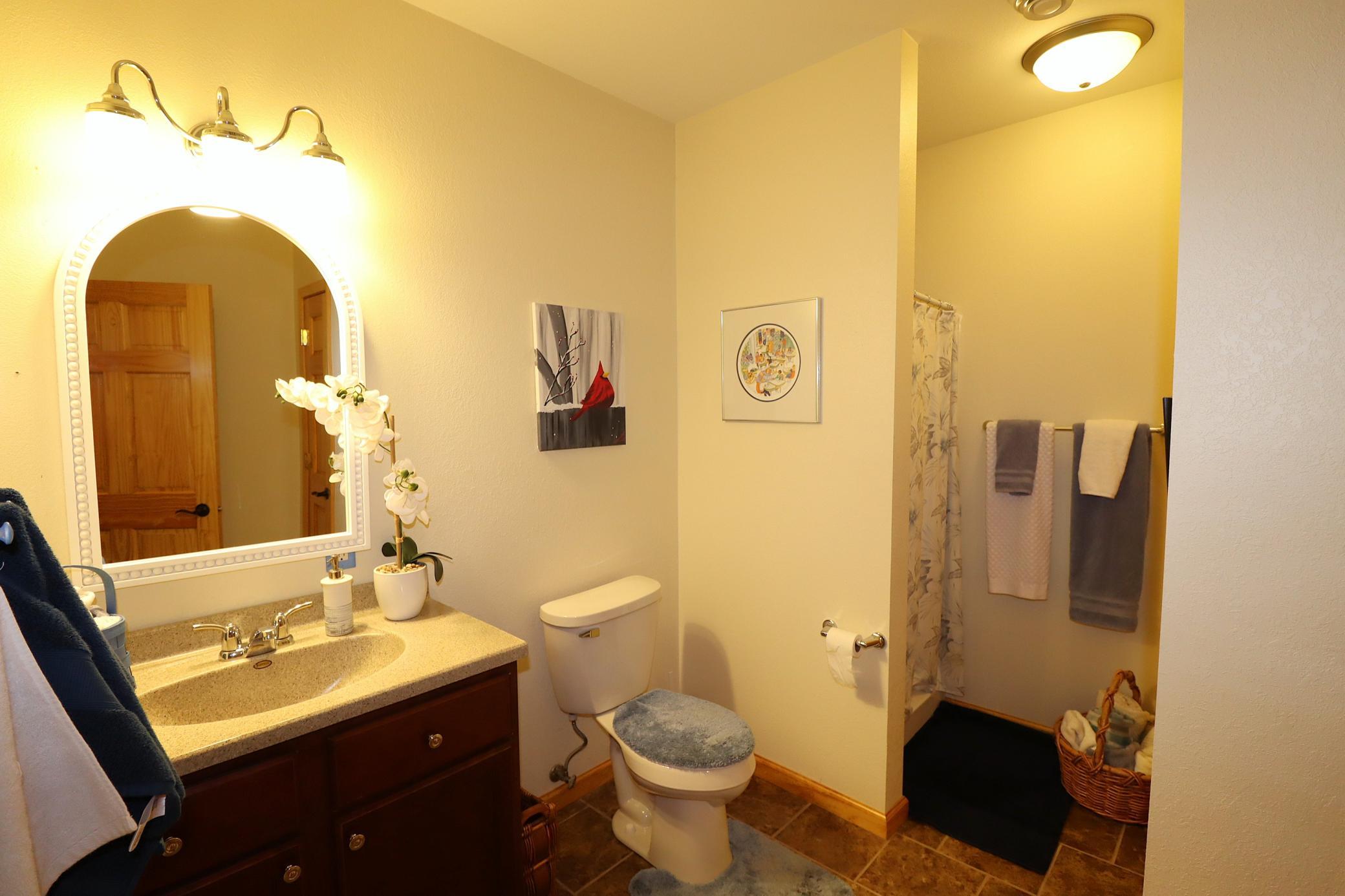 2729 Lake Shore Drive E 4 Property Photo 26