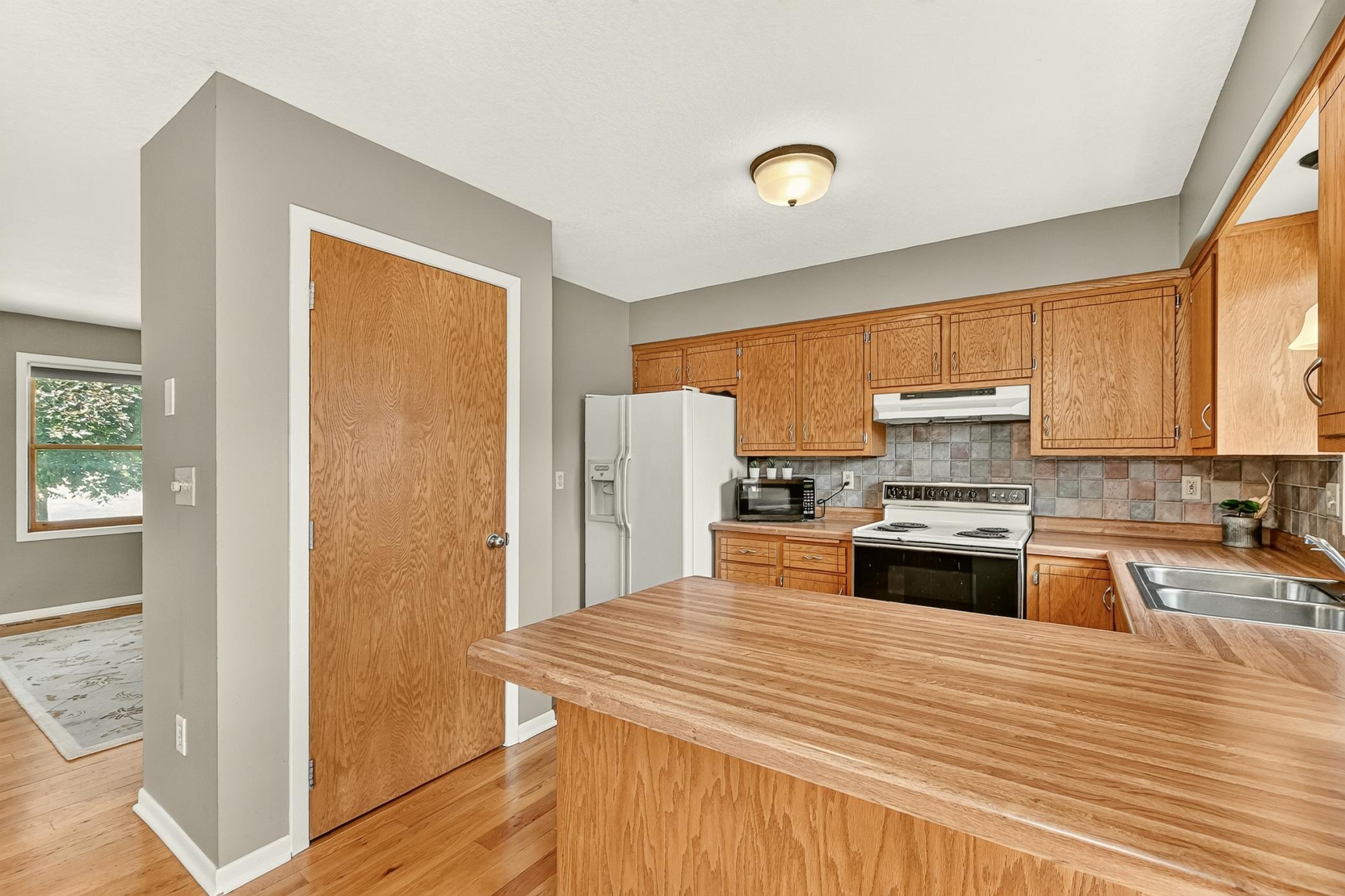 792 41st Avenue Nw Property Photo 8