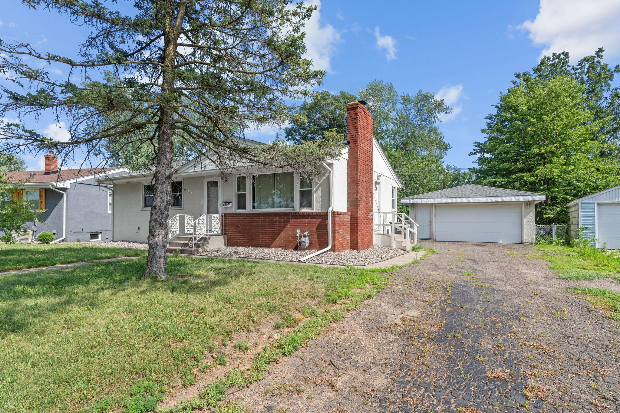 2168 Hawthorne Avenue E Property Photo 2